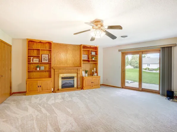 1501 3rd St SW APT 206, Waverly, IA 50677