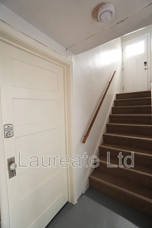 1 bed, 1.0 bath, 750 sqft, $995 — Photo 3