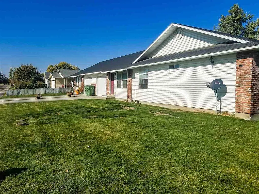 1 bed, 775 sqft, $995 — Photo 1