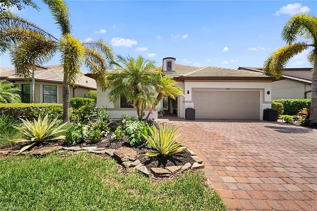 2 bed, 2.0 bath, 1685 sqft, $9,000 — Photo 3