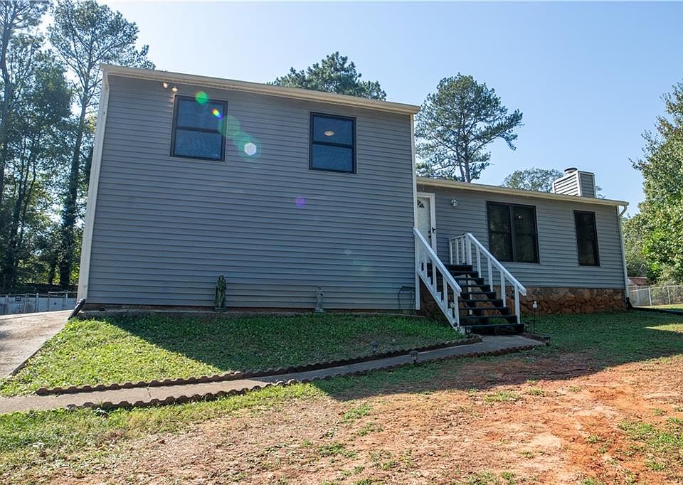 1st image of 686 Ludlow Ln