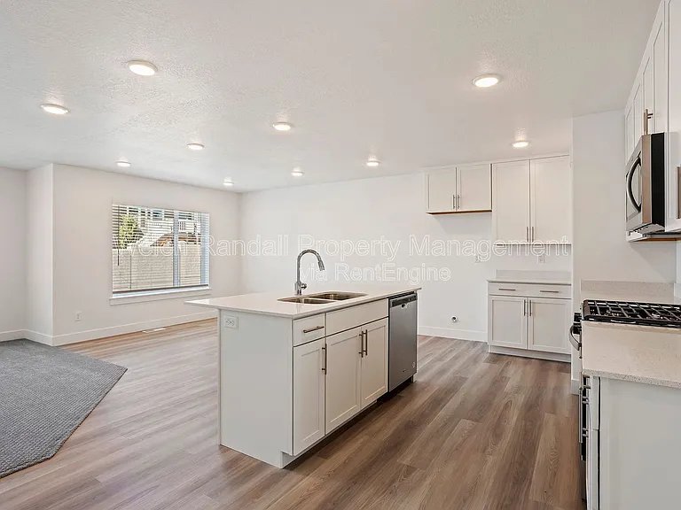 3102 N 1600 E — Photo 6