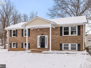 5525 Oliver Ln, Broad Run, VA 20137