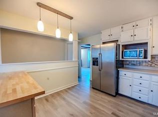 1625 Fernbrook Dr, Florissant, MO 63031