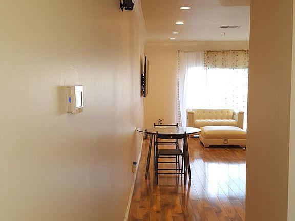 5th image of 6525 Woodman Ave