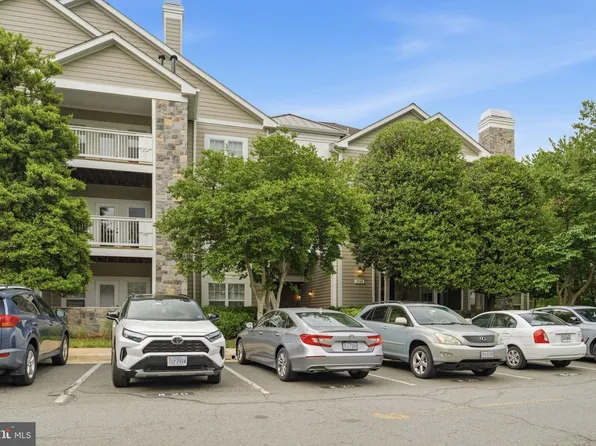 1720 Lake Shore Crest Dr APT 36, Reston, VA 20190