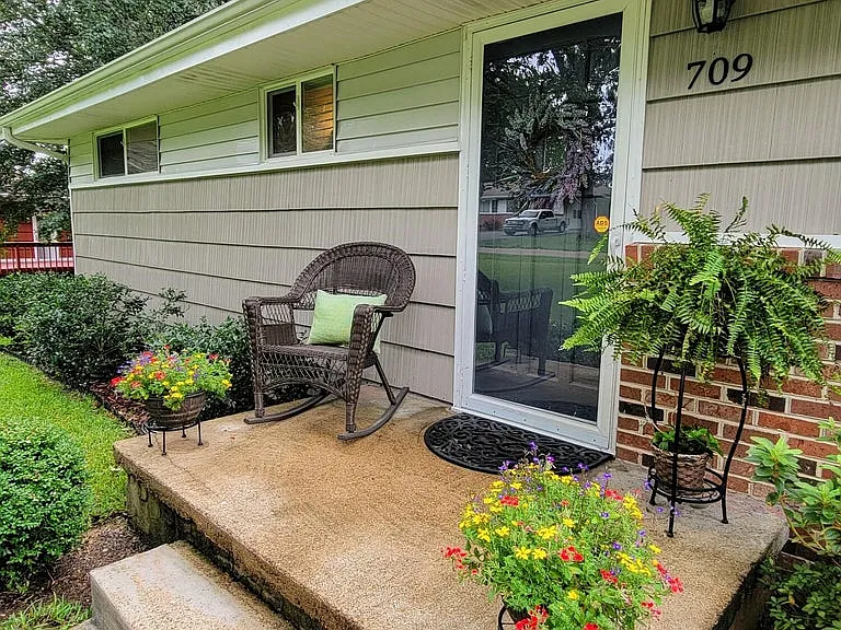709 James Ave — Photo 22