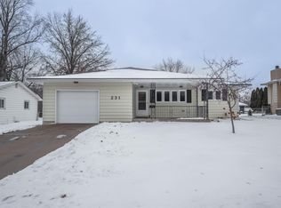 231 Lambeth Rd, Waterloo, IA 50701