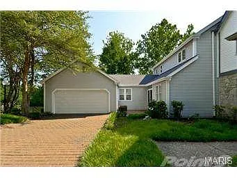 1542 Walpole Dr photo 1