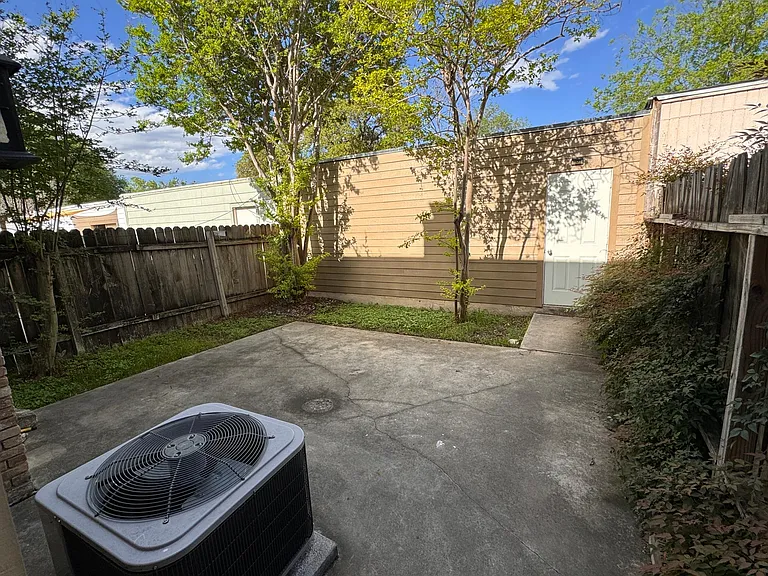 2207 Lotus Blossom St — Photo 15