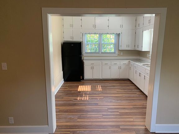 4th image of 87 Mayo St S
