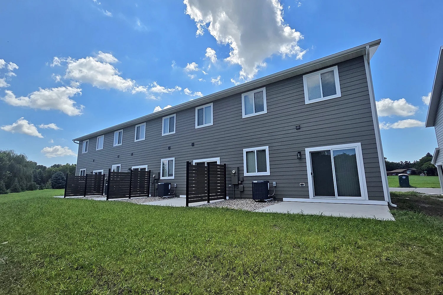 Cloverfield Townhomes — Photo 4
