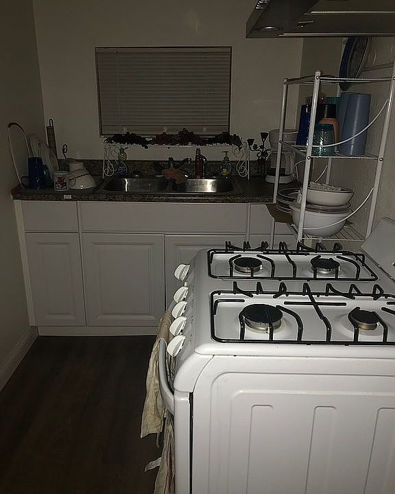 2nd image of 418 S 7th St
