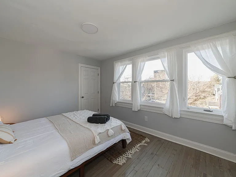 584 Orange Street — Photo 19