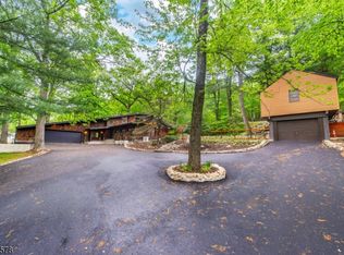 203 Stanhope Rd, Sparta, NJ 07871