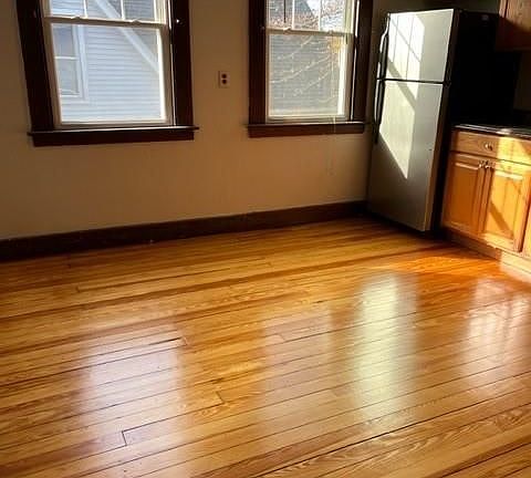 2nd image of 218 W Rock Ave #3