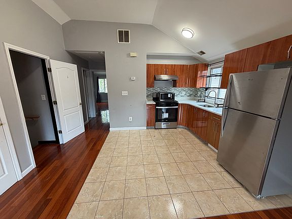 4th image of 337 Britton Ave Fl 2nd