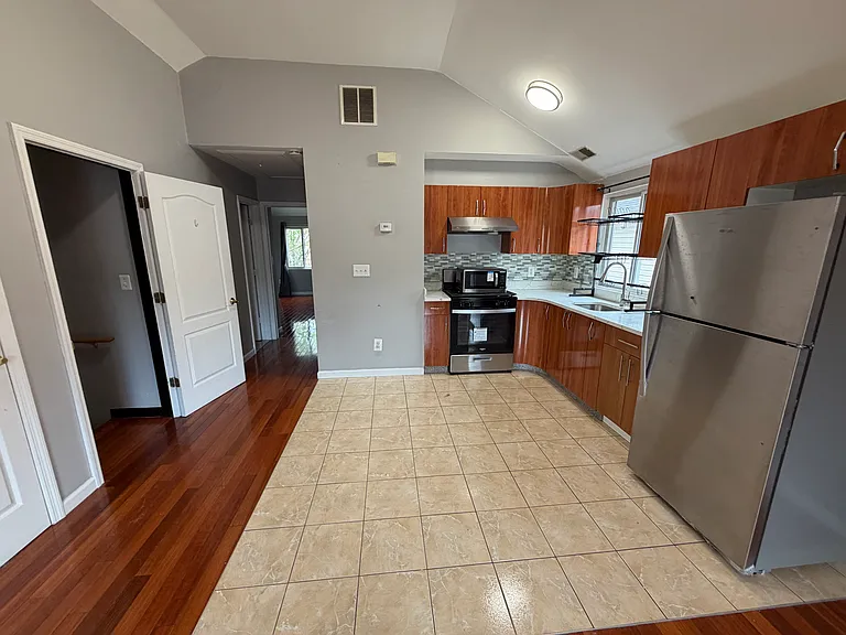 337 Britton Ave #2 — Photo 4