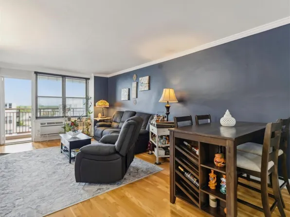 410 East Broadway #5G, Long Beach, NY 11561