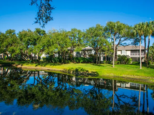 131 E Park Shores Cir APT 13E, Indian River Shores, FL 32963