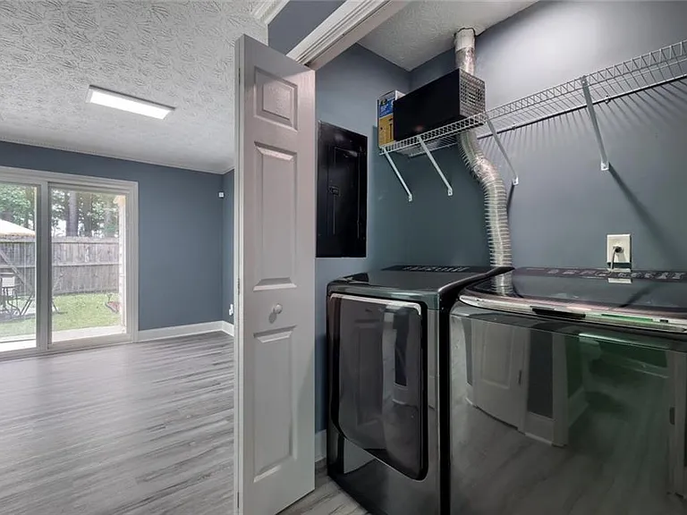 119 Forrest Ave — Photo 10