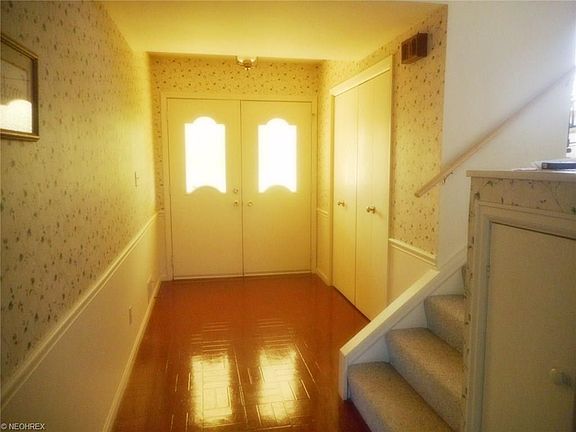 2nd image of 214 Owosso Ave