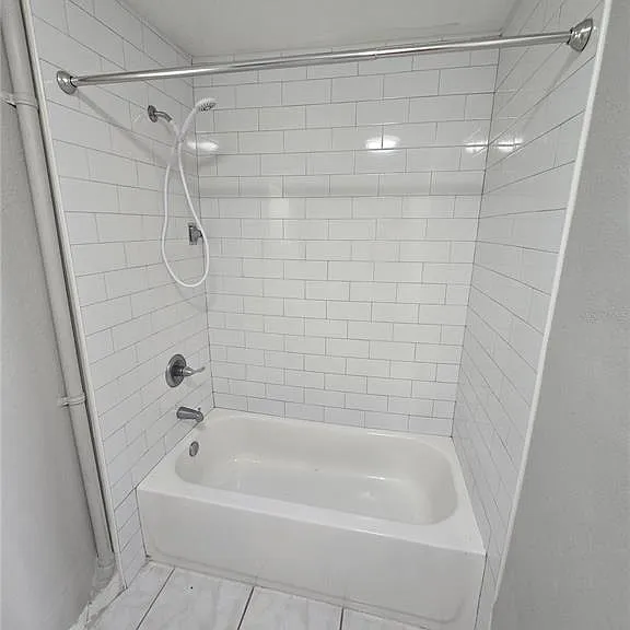 2406 E Clark St #A & B — Photo 16