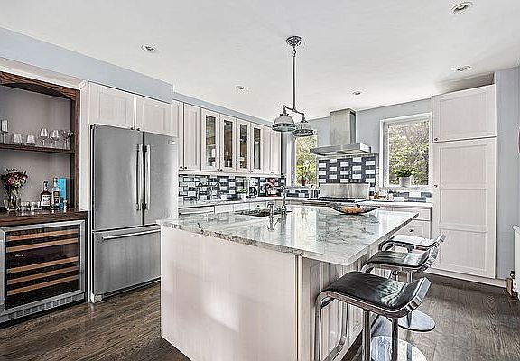 5th image of 19 Garfield Pl Floor 2