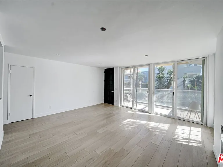 15 Spinnaker St #101 — Photo 6