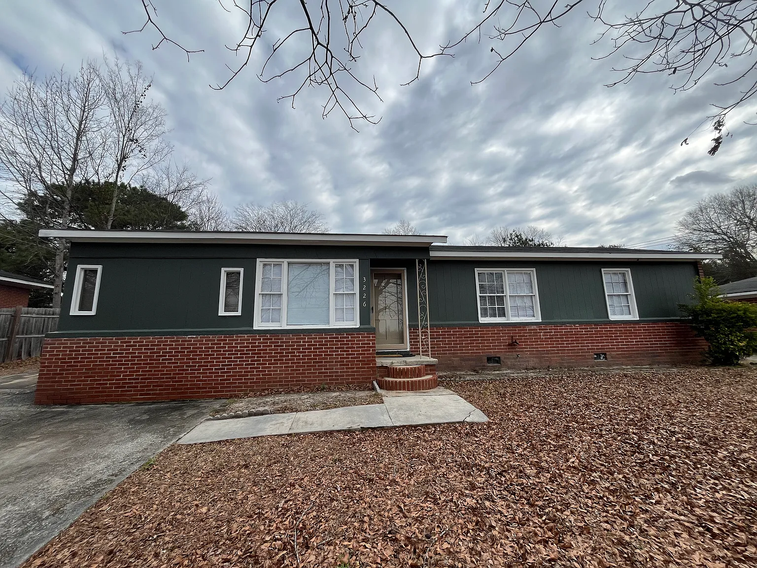 3 bed, 1316 sqft, $1,200 — Photo 1
