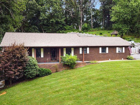 2nd image of 209 Hill Dr