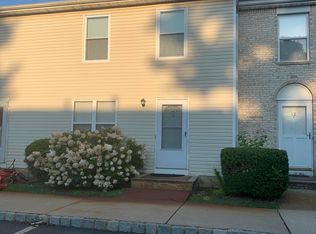 10 Waterview Dr, Lakewood, NJ 08701