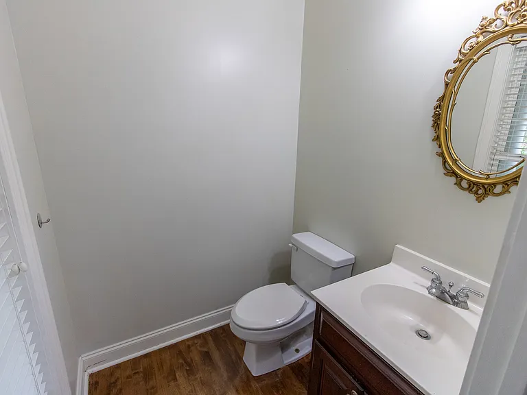 906 Monarch Cir — Photo 15