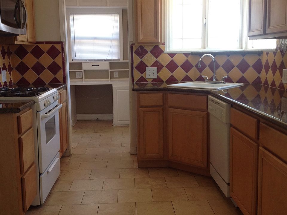 1st image of 756 E Hawthorne St