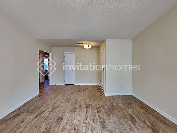 3rd image of 740 Wayside Dr