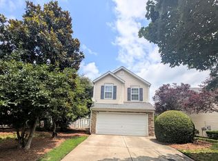 404 Commons Dr, Holly Springs, NC 27540