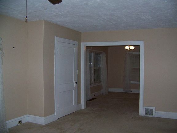 4th image of 1332 E 360th St