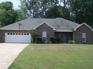 111 Whispering Ln, Guntown, MS 38849
