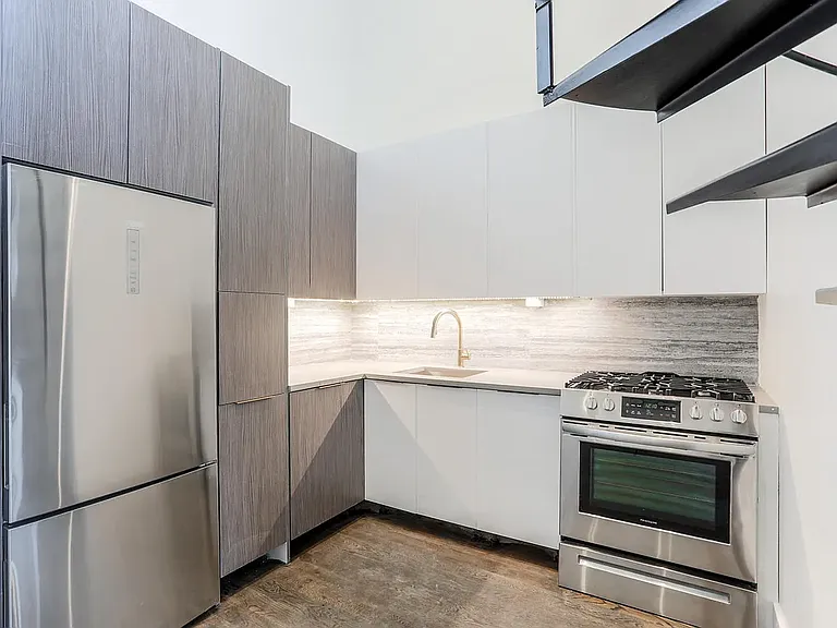 142 Erasmus St #3C — Photo 5