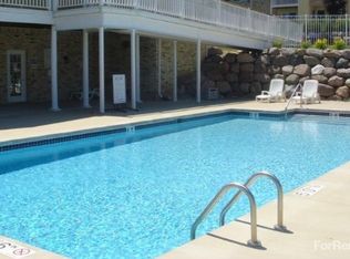 1000 River Place Blvd #2, Waukesha, WI 53189