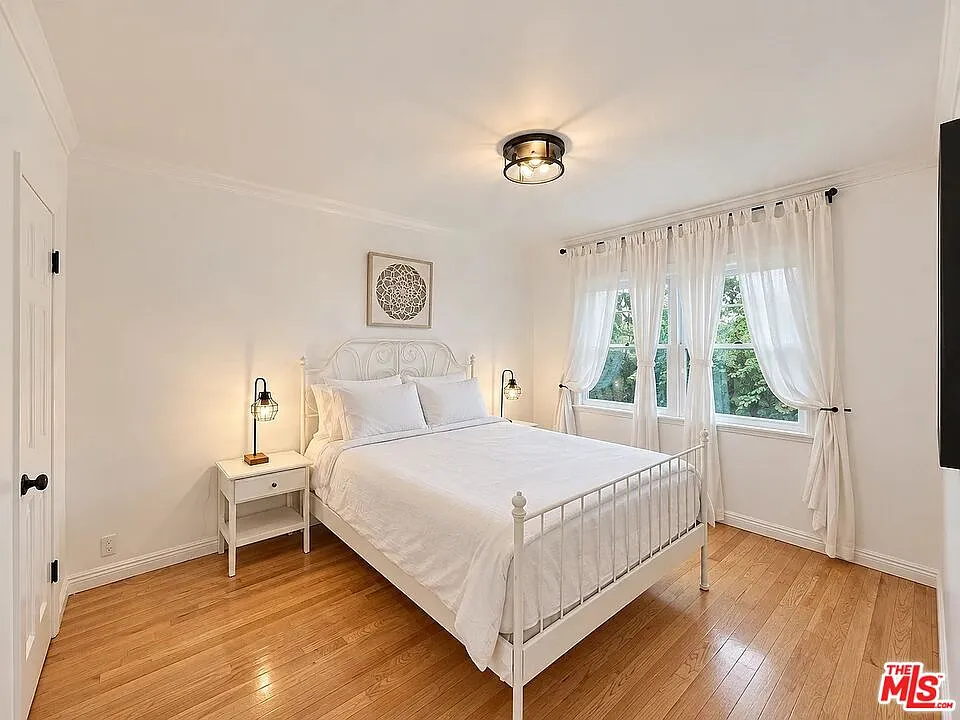 1 bed, 1.0 bath, $4,000 — Photo 2