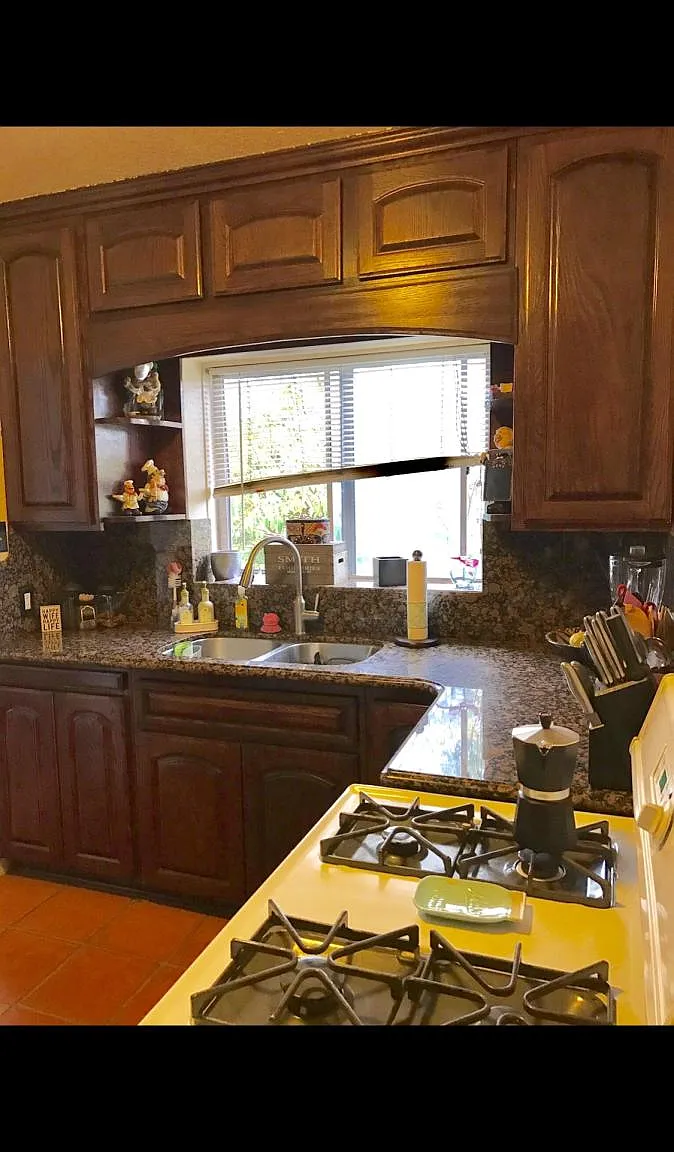 2 bed, 1100 sqft, $2,575 — Photo 3