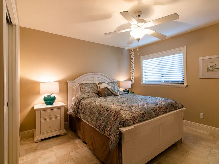5605 SW 11th Ave — Photo 19