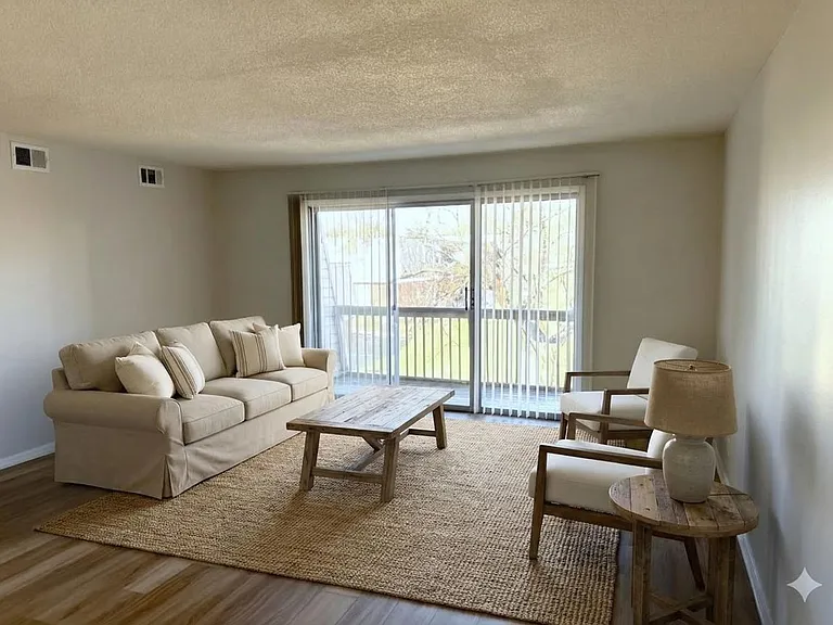 Heatherwood Apartments — Photo 12