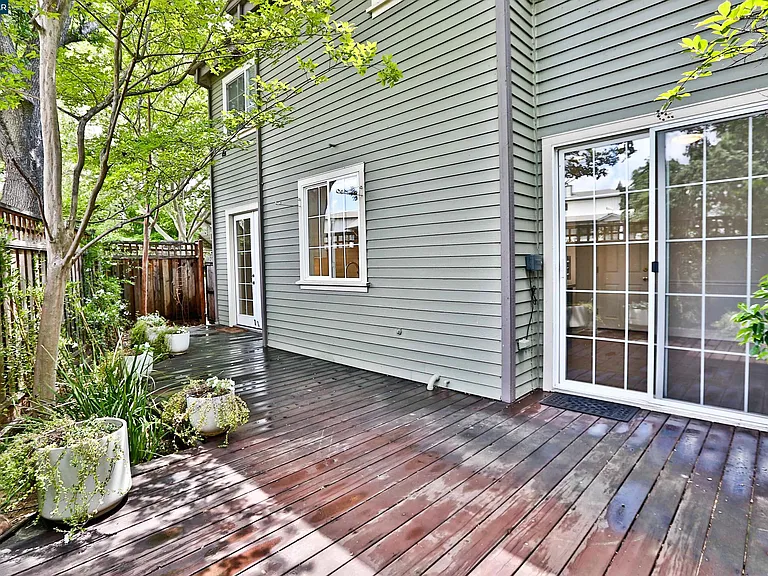 1079 River Rock Ln — Photo 24