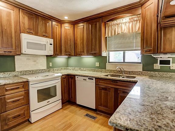 4th image of 1546 Hickory Glen Dr