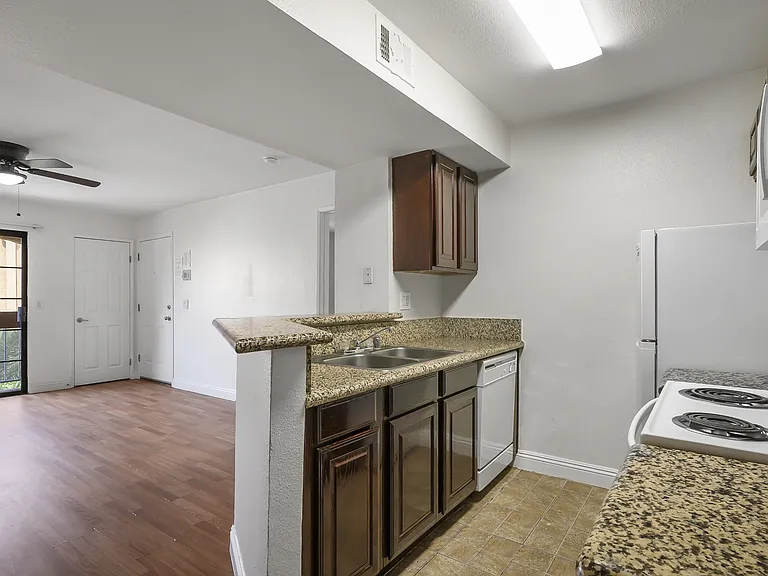 5170 S Jones Blvd #206-1 — Photo 14