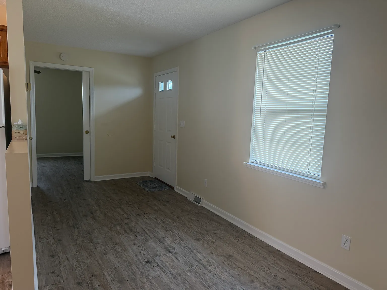 1 bed, 700 sqft, $700 — Photo 3