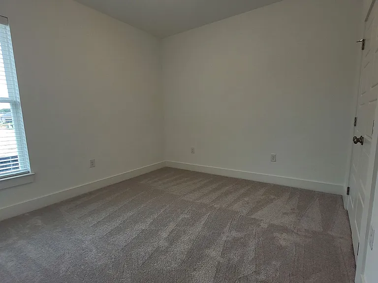 7024 Garden Hill Dr — Photo 5