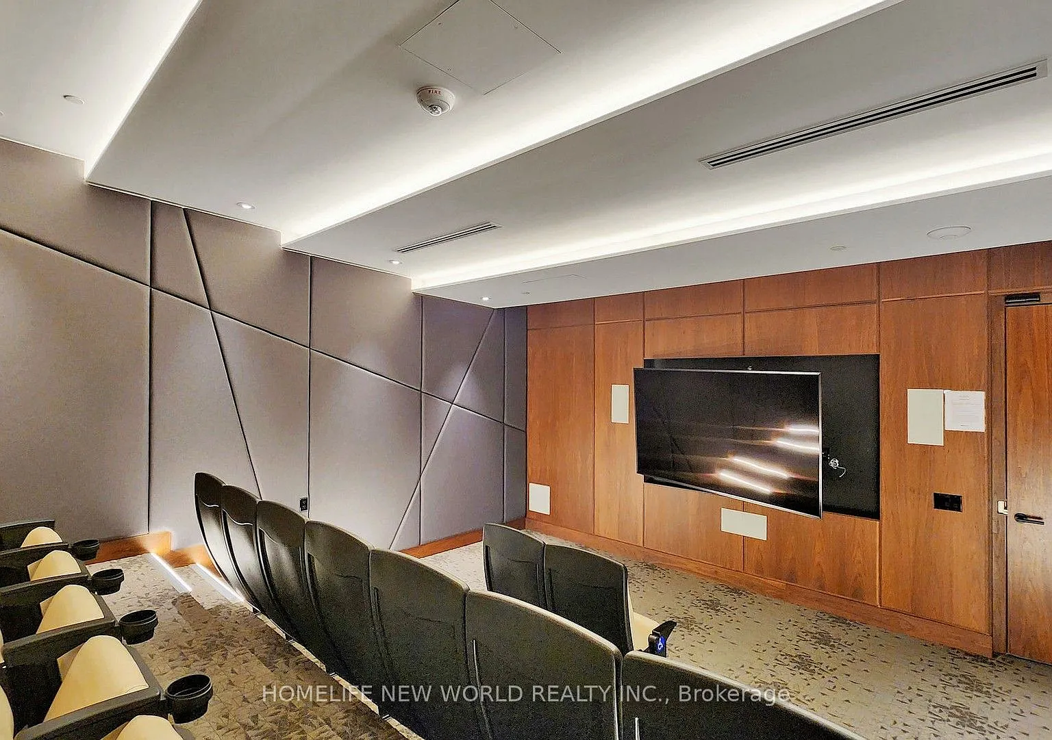 125 Redpath Ave — Photo 2